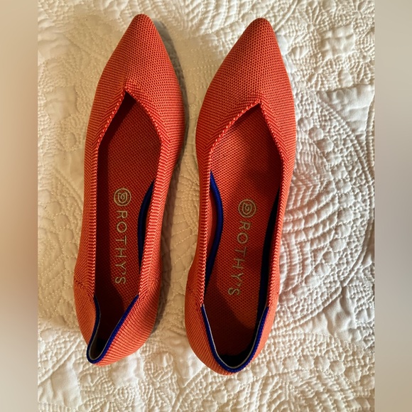 Cute and Comfortable ✨✨ - Picture 2 of 5